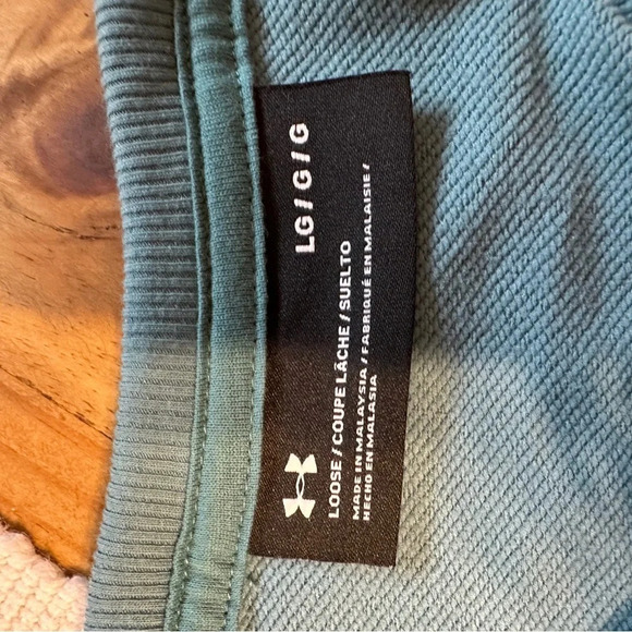 NWT Under Armour Loose Short Sleeve Sweatshirt Bresthable Back Large Turqoise - Picture 6 of 6